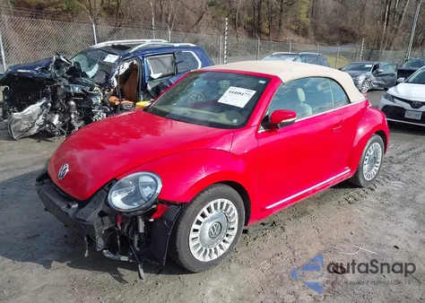 2014 Volkswagen Beetle 1.8T z USA, uszkodzony, nr VIN 3VW517AT1EM822490